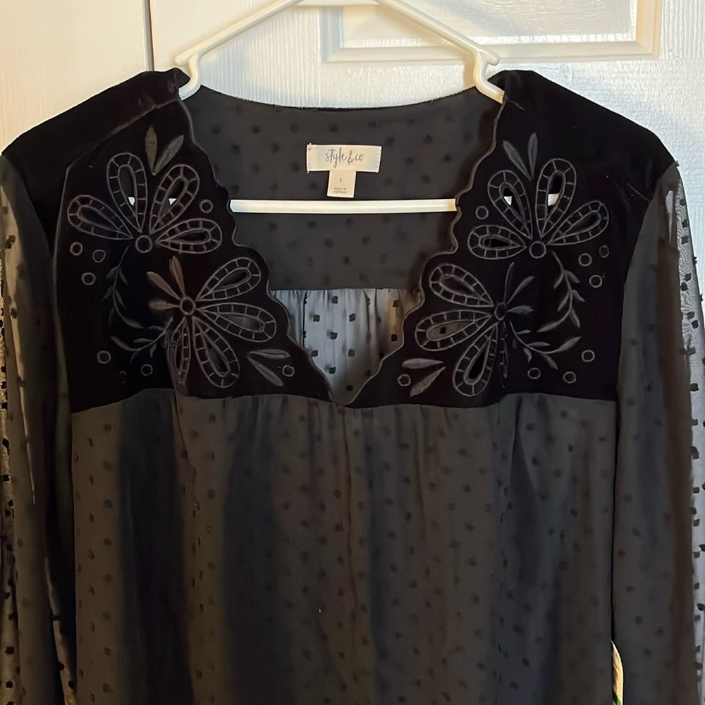 NWT Style & Co Black Velour Sheer Dotted Swiss Blouse Floral cutouts w/ Camisole
